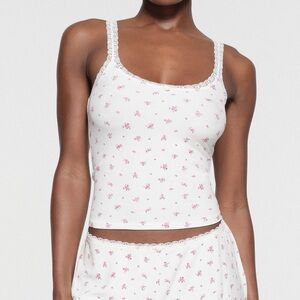 NWT SKIMS Soft Lounge Lace Cami Top Orchid Rose Medium